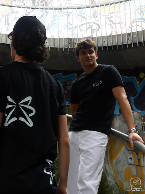 ESSENTIAL TEE - BLACK